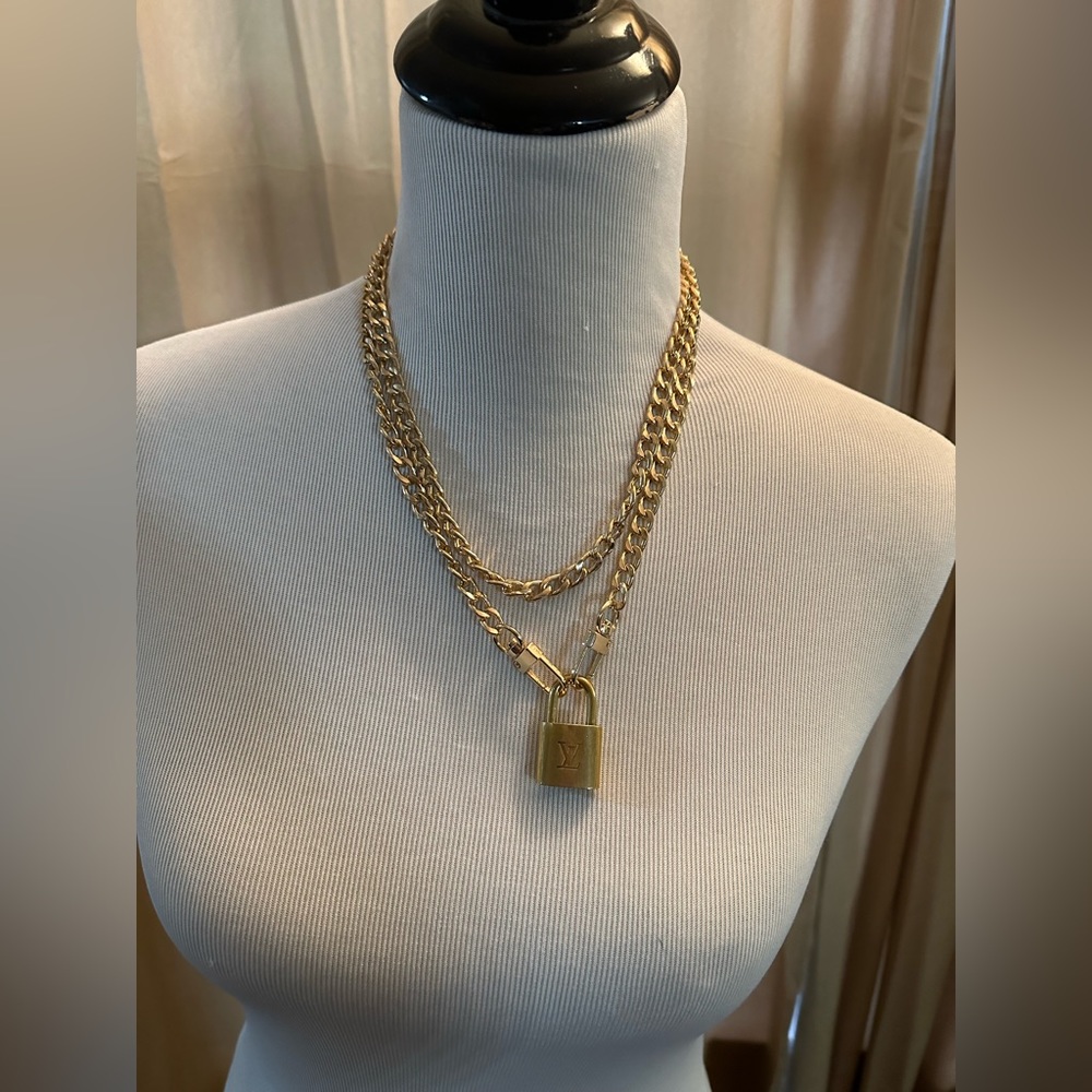 Louis Vuitton Lock and Unbranded Chain